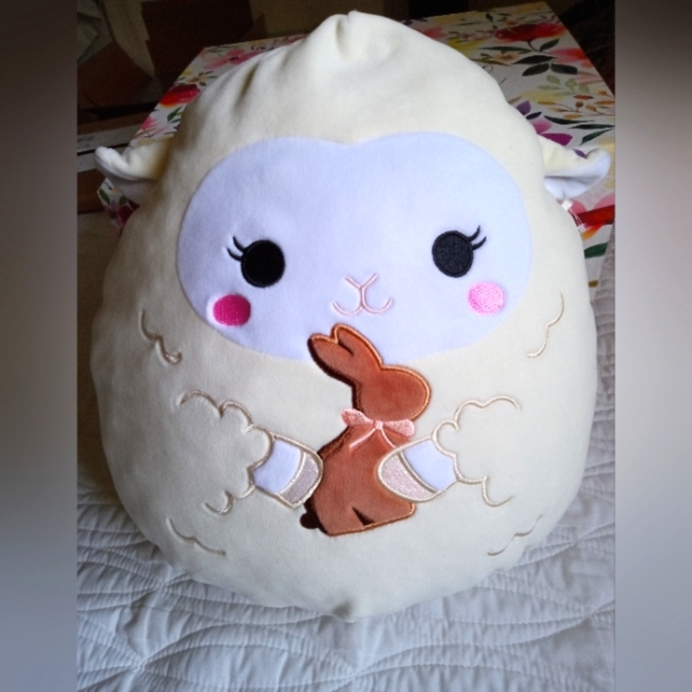 Squishmallows Sophie The Lamb W/Chocolate Bunny.